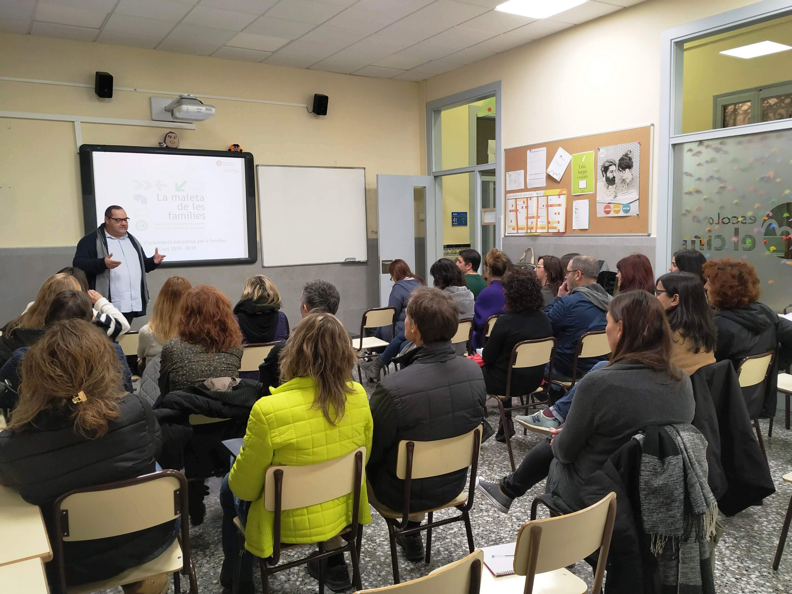 “La maleta de les famílies”: orientació a ESO