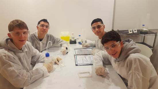 “INVESTIGA LA VACUNA DE LA MALÀRIA” AL COSMOCAIXA