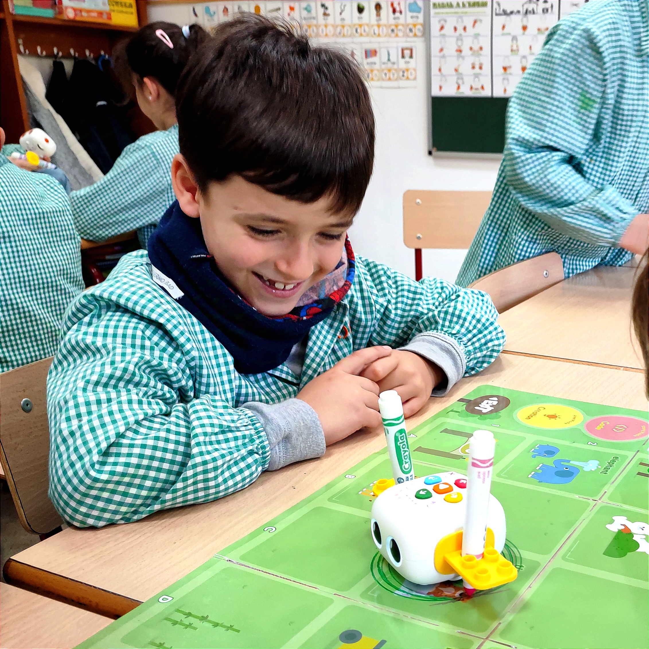La robòtica educativa a l’Escola: construint futurs digitals des d’I3 fins a 4t d’ESO
